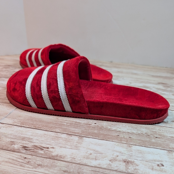 ADIDAS Adimule Slide Red Velvet Men's Size 11 Slippers Indoor / Outdoor Shoes - Picture 2 of 15